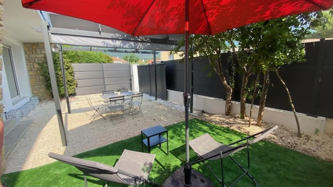 La Perle De Provence, Appartement Neuf En Rez De Jardin Clos, Au Calme, Clim, Salle D'Eau Dans Chaque Chambre, A 900M Du Centre De Nyons Apartment